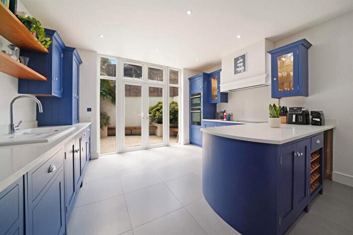2 Bedroom Terraced House For Sale In Camberwell New Road, London, SE5