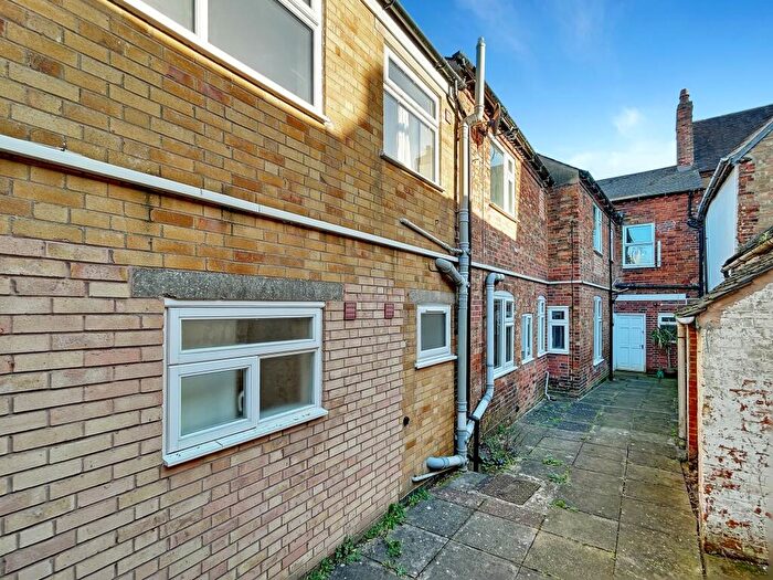 1 Bedroom Flat To Rent In High Street, High Street, LE17