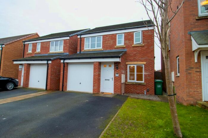 3 Bedroom Detached House To Rent In Swarcliffe Avenue, West Yorkshire LS14
