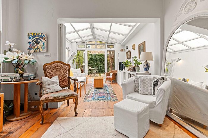 3 Bedroom Flat For Sale In College Road, Kensal Rise, NW10