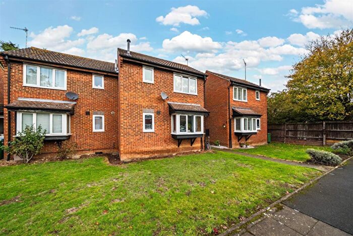 1 Bedroom Semi Detached House For Sale In Tunstock Way, Belvedere, London, DA17