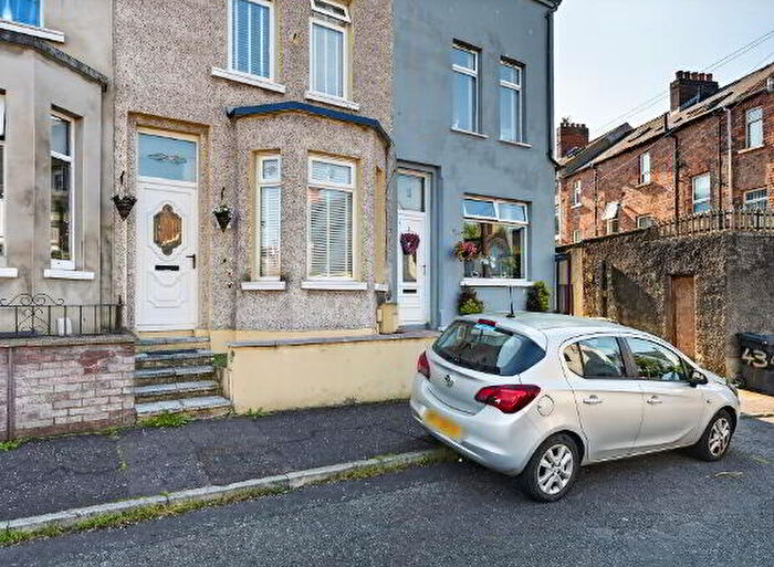 3 Bedroom Mid TownHouse For Sale In Glencairn Street, Belfast, BT13