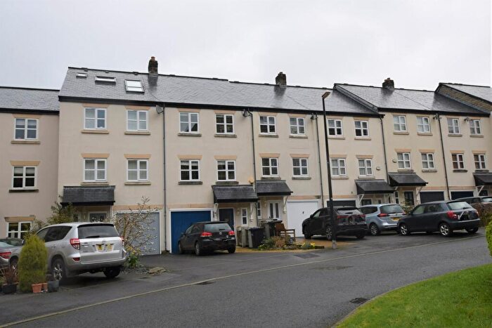 4 Bedroom Mews To Rent In Dyers Court, Bollington, Macclesfield, SK10