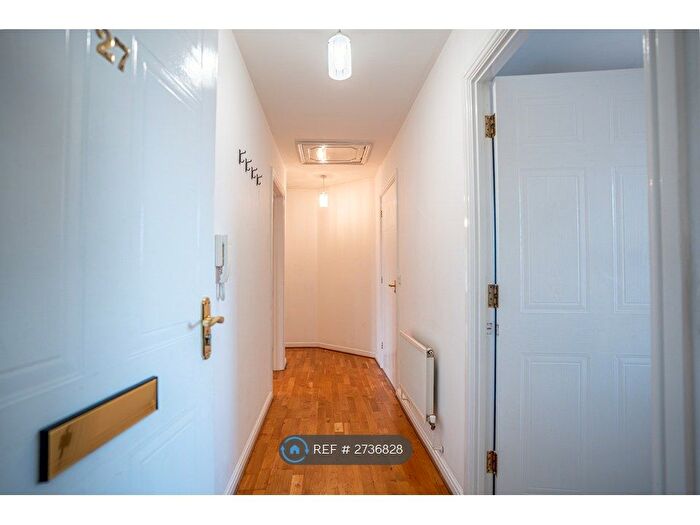 3 Bedroom Flat To Rent In Goodwin Close, Chelmsford, CM2