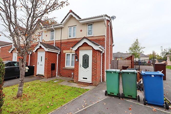 2 Bedroom End Of Terrace House To Rent In Oxbow Way, Whitefield, M45