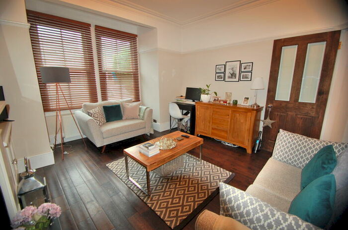 1 Bedroom Apartment To Rent In Park Lane, Carshalton, SM5