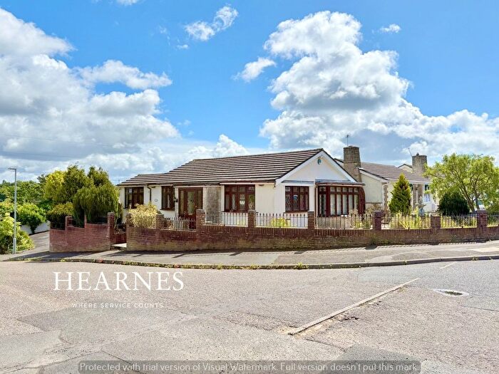 2 Bedroom Detached Bungalow For Sale In Corbiere Avenue, Alderney, Poole, BH12