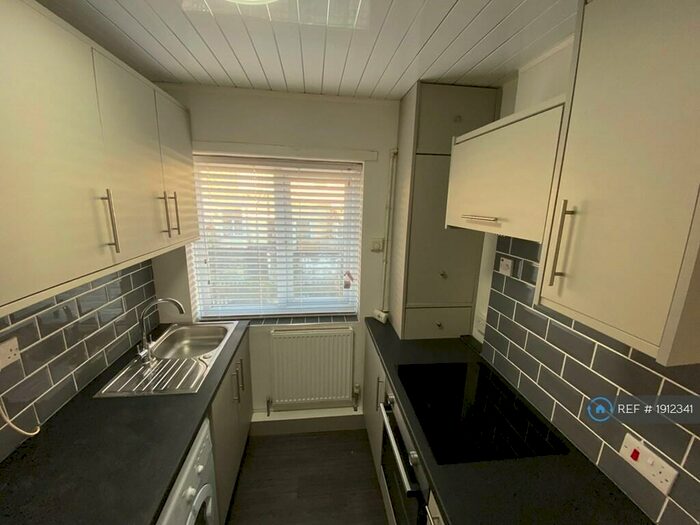 1 Bedroom Flat To Rent In Oak Street, Colne, BB8