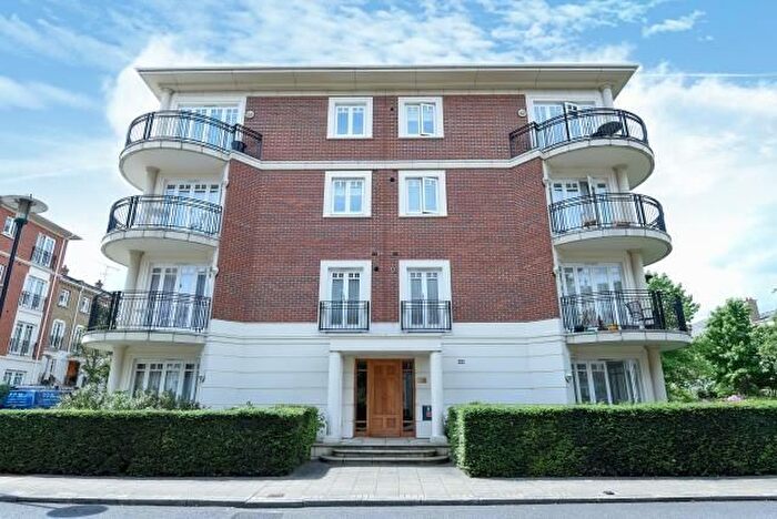 2 Bedroom Flat To Rent In Clevedon Road, East Twickenham, TW1