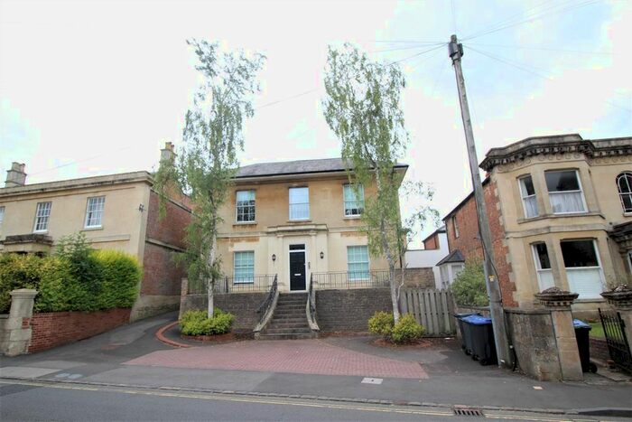 1 Bedroom Flat To Rent In The Causeway, Chippenham, SN15
