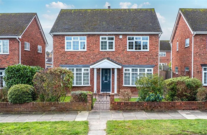 4 Bedroom Detached House For Sale In Capel Road, Sittingbourne, Kent, ME10