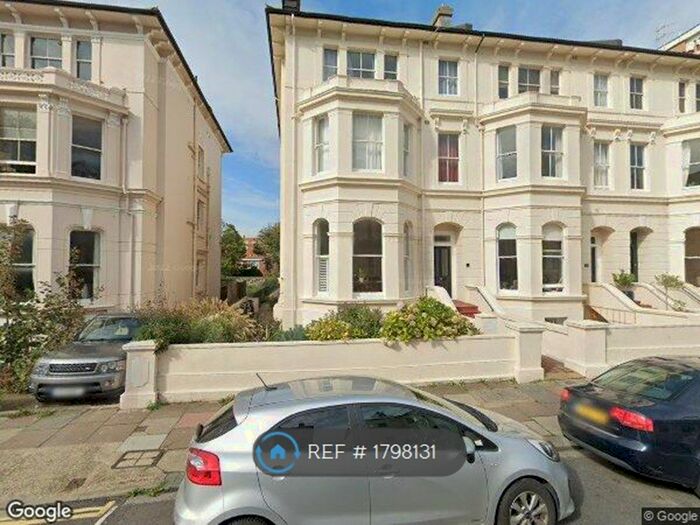 2 Bedroom Flat To Rent In St Aubyns, Hove, BN3