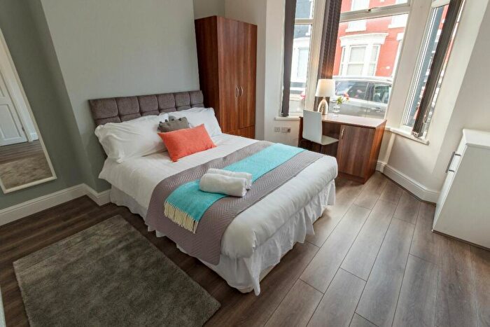 4 Bedroom Terraced House To Rent In Romer Road, Kensington, L6