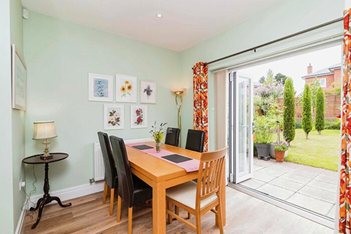 4 Bedroom Detached House For Sale In Oak Avenue, Loddon, Norwich, NR14
