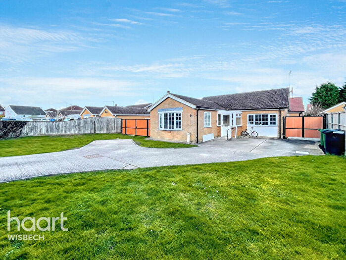 4 Bedroom Detached Bungalow For Sale In Common Road, Walton Highway, PE14