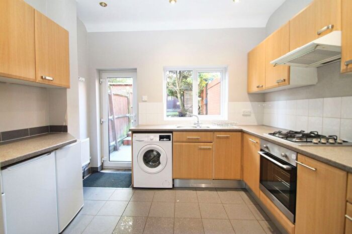 2 Bedroom End Terrace House To Rent In Barclay Oval, Woodford Green, IG8