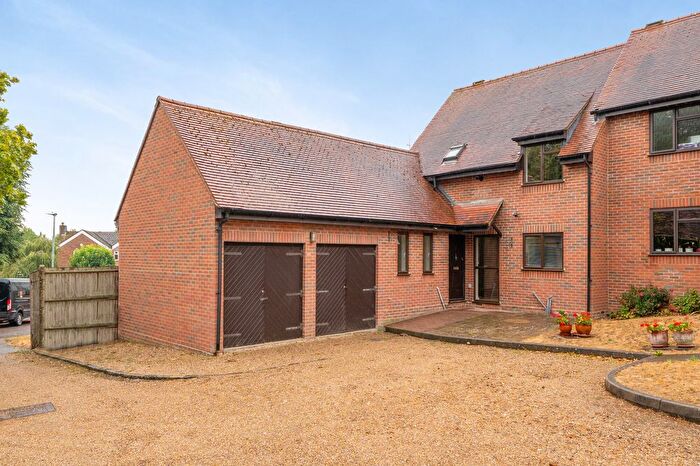 3 Bedroom End Of Terrace House For Sale In Townfield, Rickmansworth, WD3