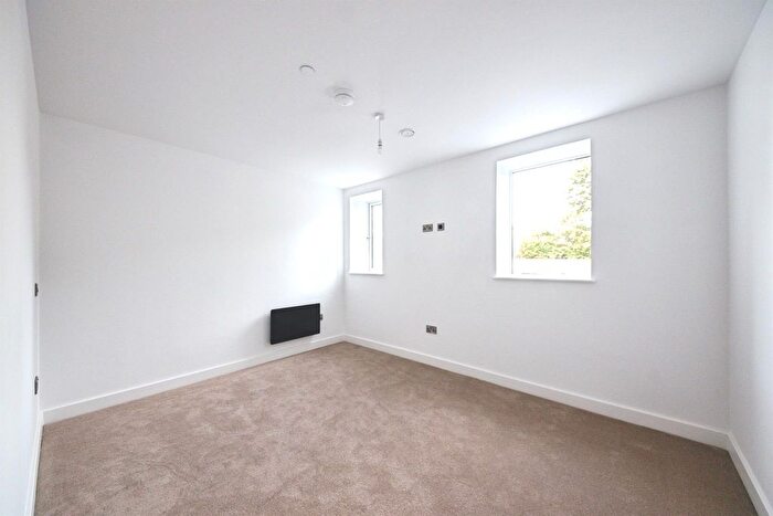 2 Bedroom Flat For Sale In Coventry Road, Birmingham, B26