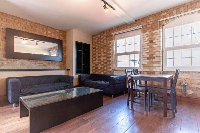 2 Bedroom Apartment To Rent In Prince Of Wales Passage, London, NW1