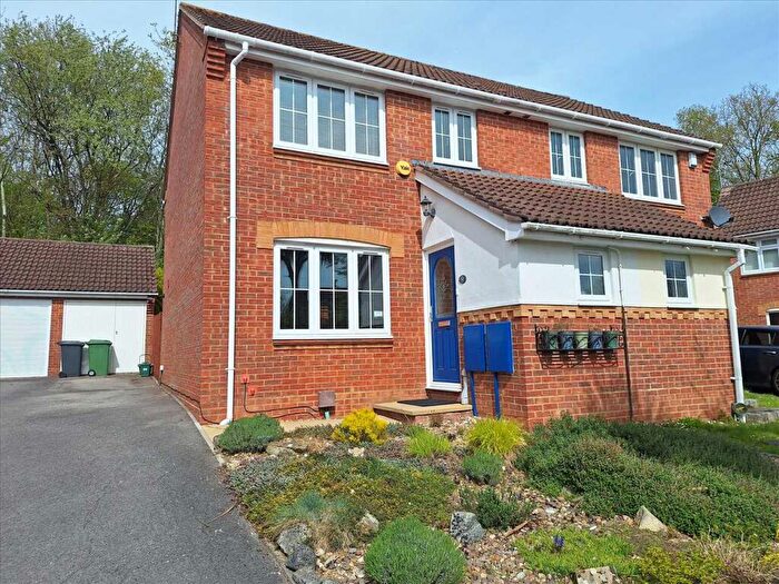 3 Bedroom Semi Detached House For Sale In Privett Close, Lychpit, Basingstoke, Hampshire, RG24