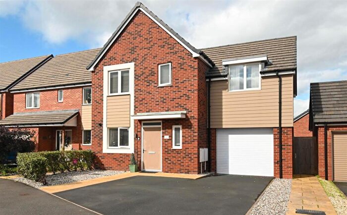 3 Bedroom Detached House For Sale In Rowan Drive, Branston, DE14
