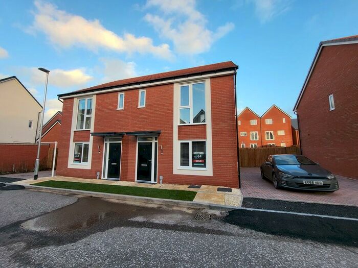 3 Bedroom Semi-Detached House To Rent In Clematis Avenue, Stafford, ST17