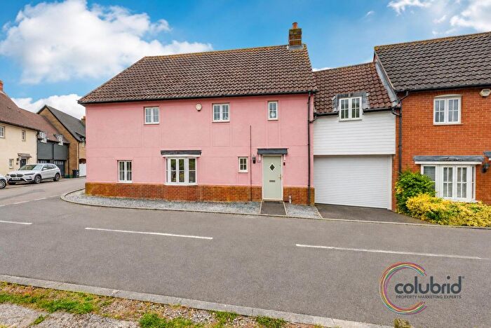 4 Bedroom Link Detached House For Sale In Barrow Chase, Chancellor Park, Chelmsford, CM2