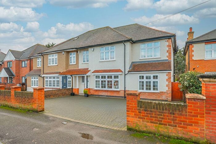 5 Bedroom Semi Detached House For Sale In Jersey Road, Isleworth, TW7