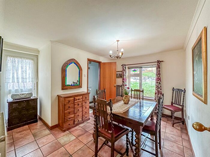 4 Bedroom Detached House For Sale In Upper Lambricks, Rayleigh, SS6
