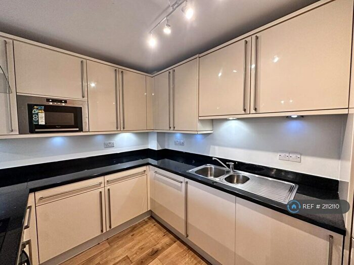 1 Bedroom Flat To Rent In Meridian Court, London, SE15