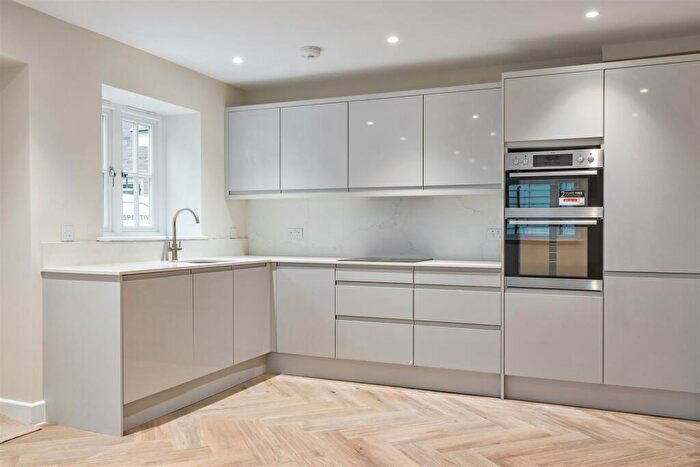 2 Bedroom Cottage For Sale In High Street, Ewell, Epsom, KT17
