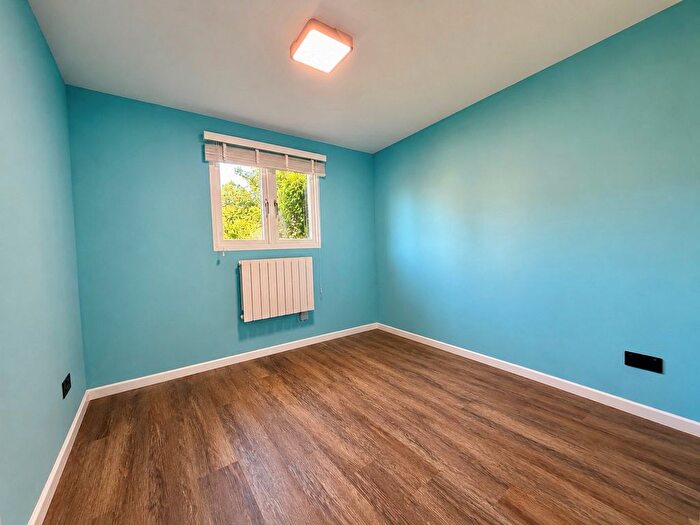 1 Bedroom Detached House To Rent In Daisy Close, Croydon, CR0