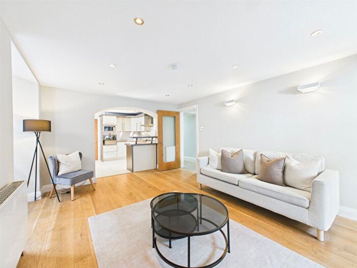 2 Bedroom Apartment To Rent In Nelson Street, Edinburgh, Midlothian, EH3