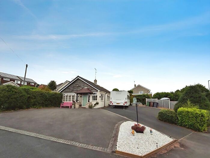 2 Bedroom Bungalow For Sale In Ferndale Crescent, Kidderminster, DY11