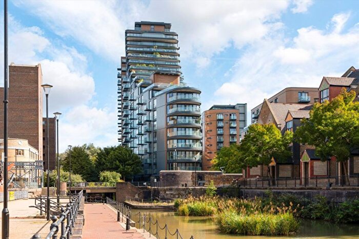 1 Bedroom Flat For Sale In Cobblestone Square, Wapping, E1W