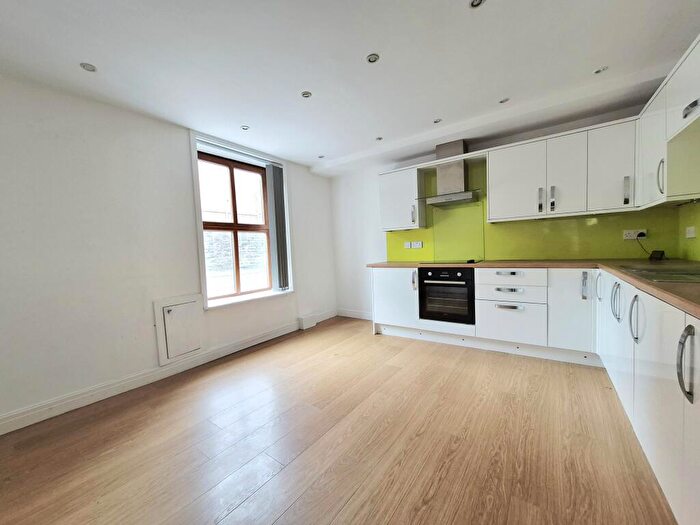 3 Bedroom House To Rent In Radford Street, BB3