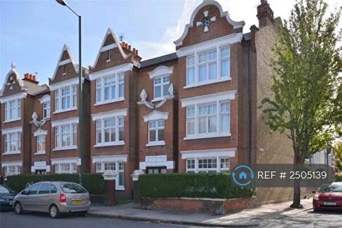 3 Bedroom Flat To Rent In Cowley Mansions, London, SW14