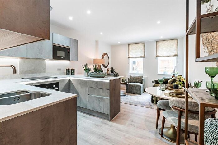 2 Bedroom Apartment For Sale In Myrtle Road, Dorking, RH4