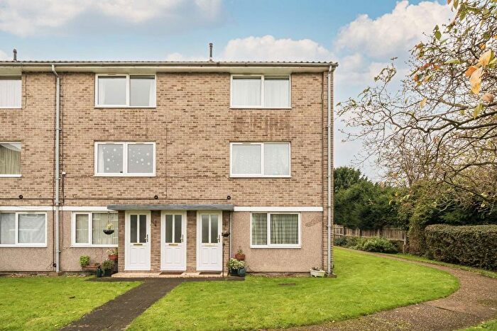 2 Bedroom Flat To Rent In Kent Avenue, London, W13