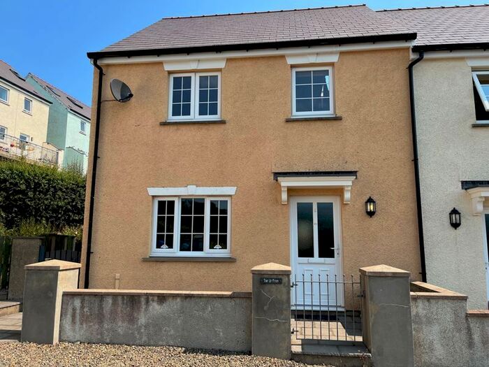 3 Bedroom Semi-Detached House To Rent In Jacksons Way, Goodwick, SA64