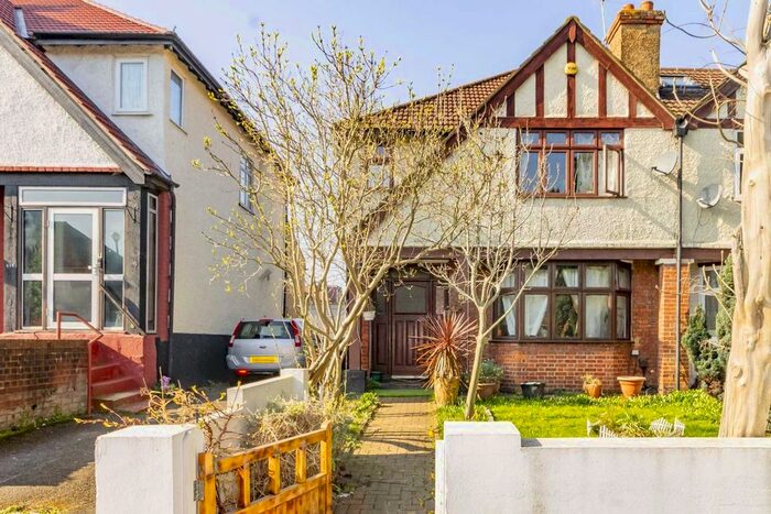 3 Bedroom Semi-Detached House To Rent In Greenford Avenue, London, W7
