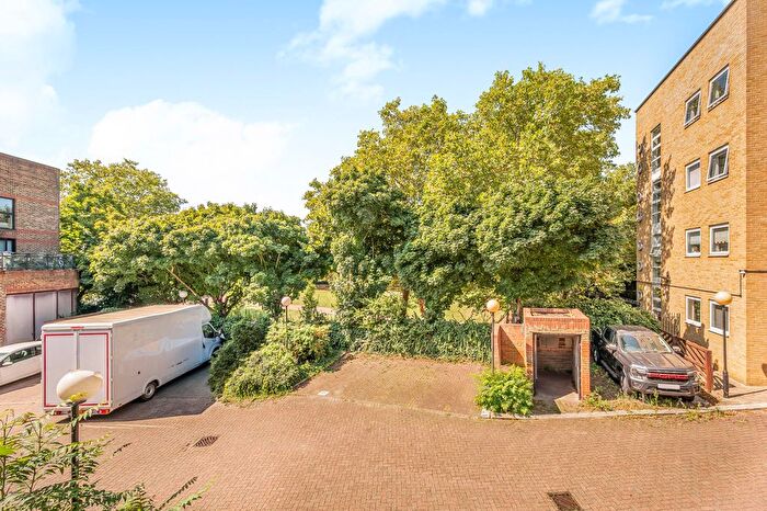 1 Bedroom Flat To Rent In Onega Gate, Surrey Quays, SE16