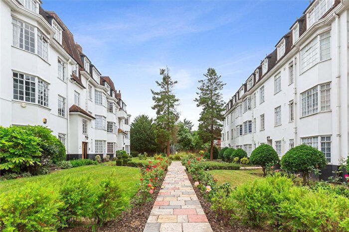 1 Bedroom Flat To Rent In Wavertree Court, Streatham Hill, London, SW2