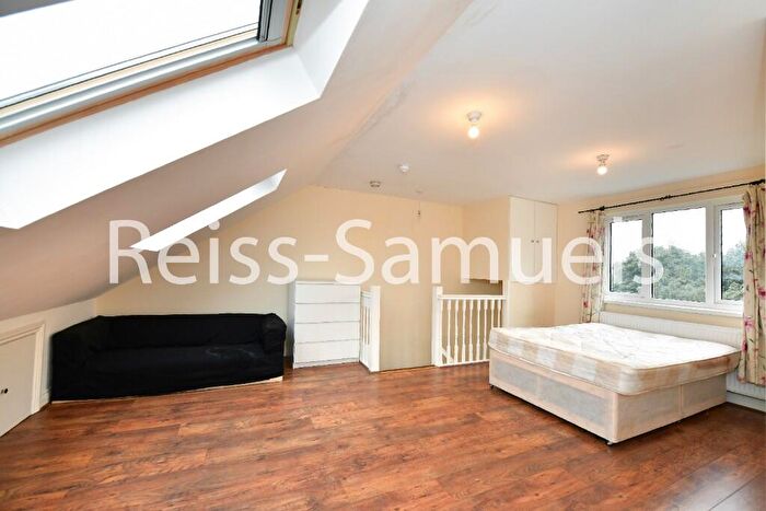 6 Bedroom Town House To Rent In Ambassador Square, London, E14