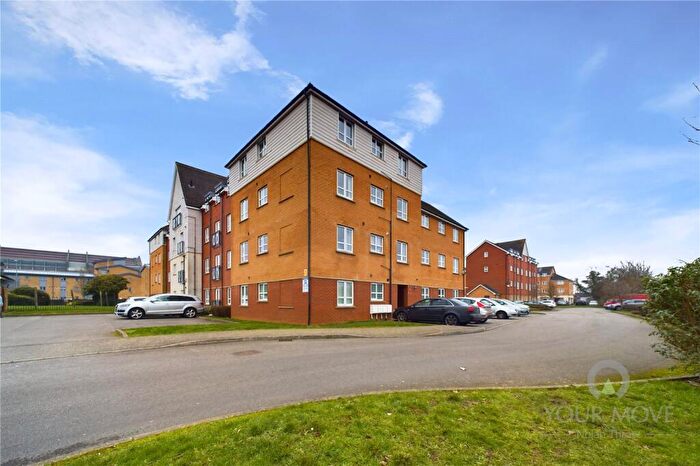 2 Bedroom Flat For Sale In Cotton Court, Northampton, NN4
