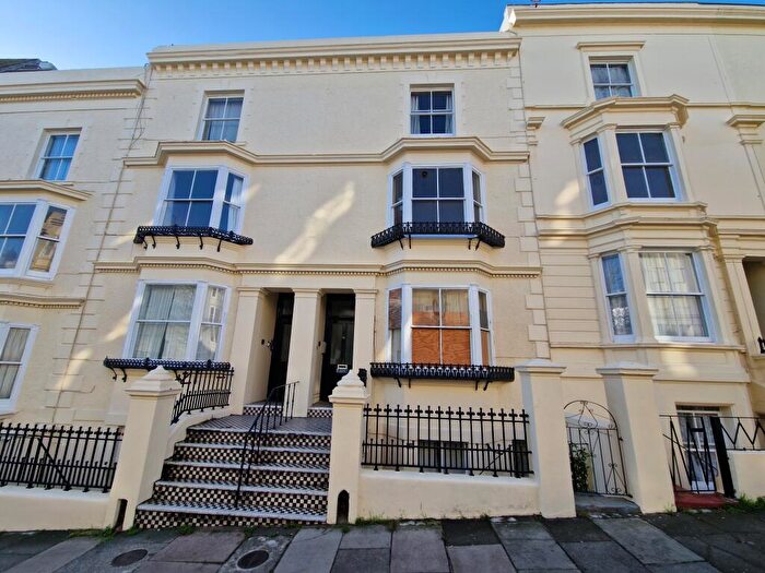 1 Bedroom Flat For Sale In First Floor Flat, York Road, East Sussex, BN3