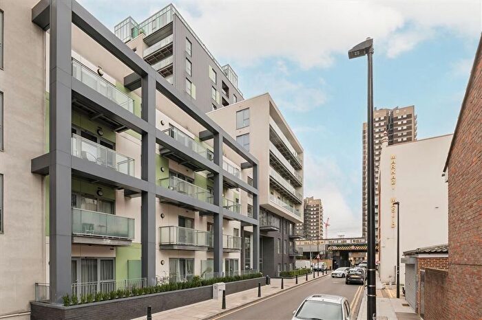 1 Bedroom Flat For Sale In Christian Street, Whitechapel, E1