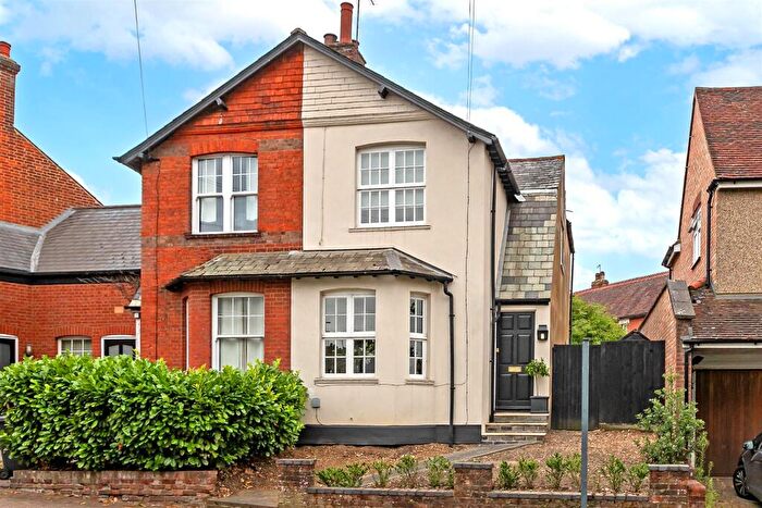 3 Bedroom Semi-Detached House For Sale In Catherine Street, St. Albans, AL3