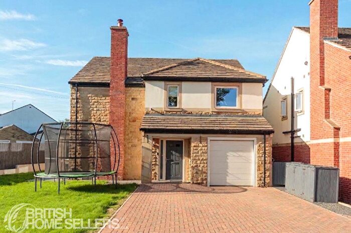 4 Bedroom Detached House For Sale In Duxbury Gardens, Liversedge, West Yorkshire, WF15
