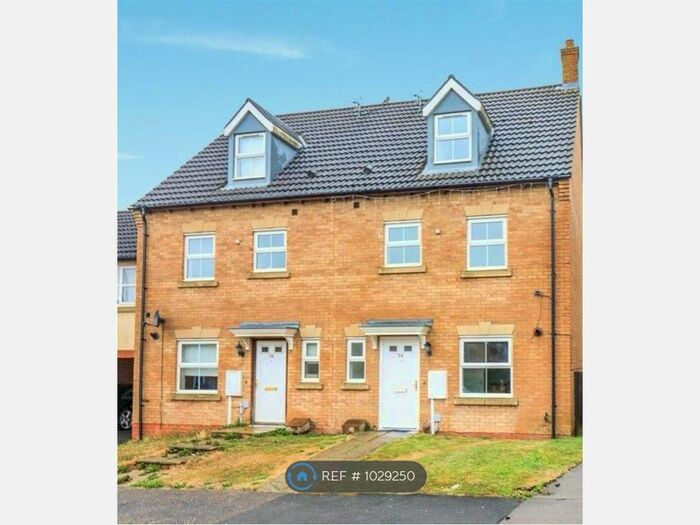 4 Bedroom End Of Terrace House To Rent In Bennett Road, Corby, NN18